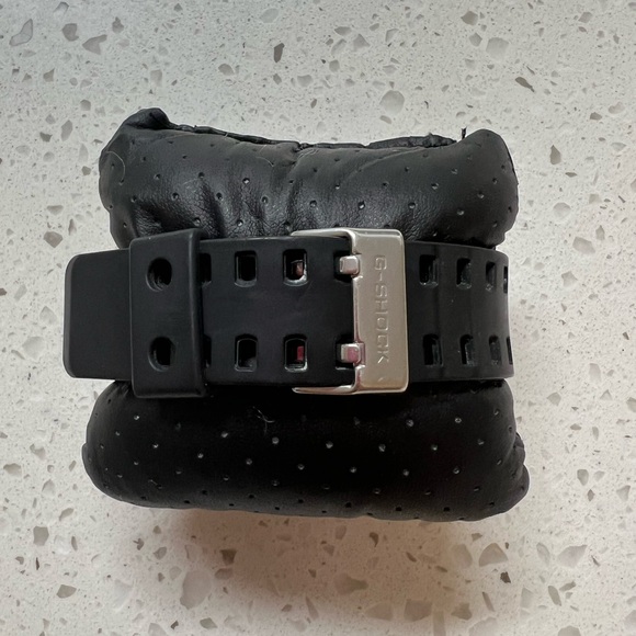 G-shock watch - Picture 2 of 2